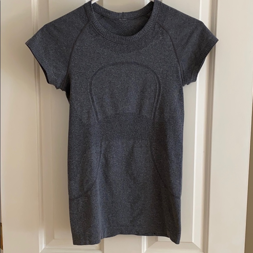 lululemon short sleeve gray swiftly tee size 2